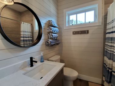 Home Staging - Larsen Upper Bath Okotoks & Calgary